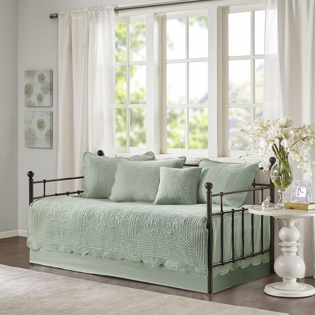 Madison Park - Tuscany 6 Piece Reversible Scalloped Edge Daybed Cover Set - Seafoam - Daybed
Madison Park - Tuscany 6 Piece Reversible Scalloped Edge Daybed Cover Set - Seafoam - Daybed