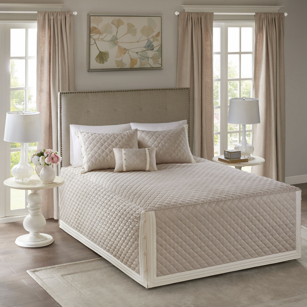 Madison Park - Breanna 4 Piece Cotton Reversible Tailored Bedspread Set - Khaki - Full/Queen
Madison Park - Breanna 4 Piece Cotton Reversible Tailored Bedspread Set - Khaki - Full/Queen