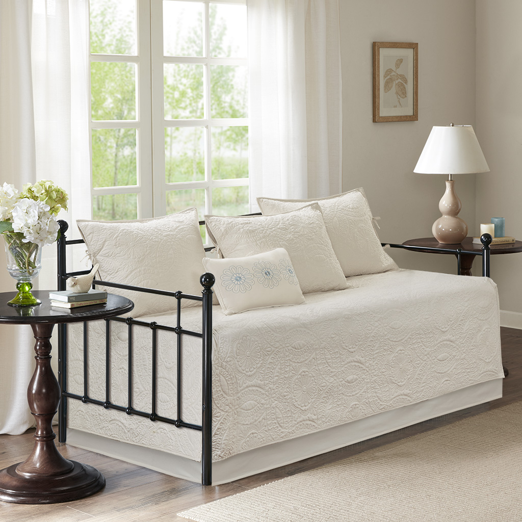 Madison Park - Peyton 6 Piece Reversible Daybed Cover Set - Cream - Daybed
Madison Park - Peyton 6 Piece Reversible Daybed Cover Set - Cream - Daybed