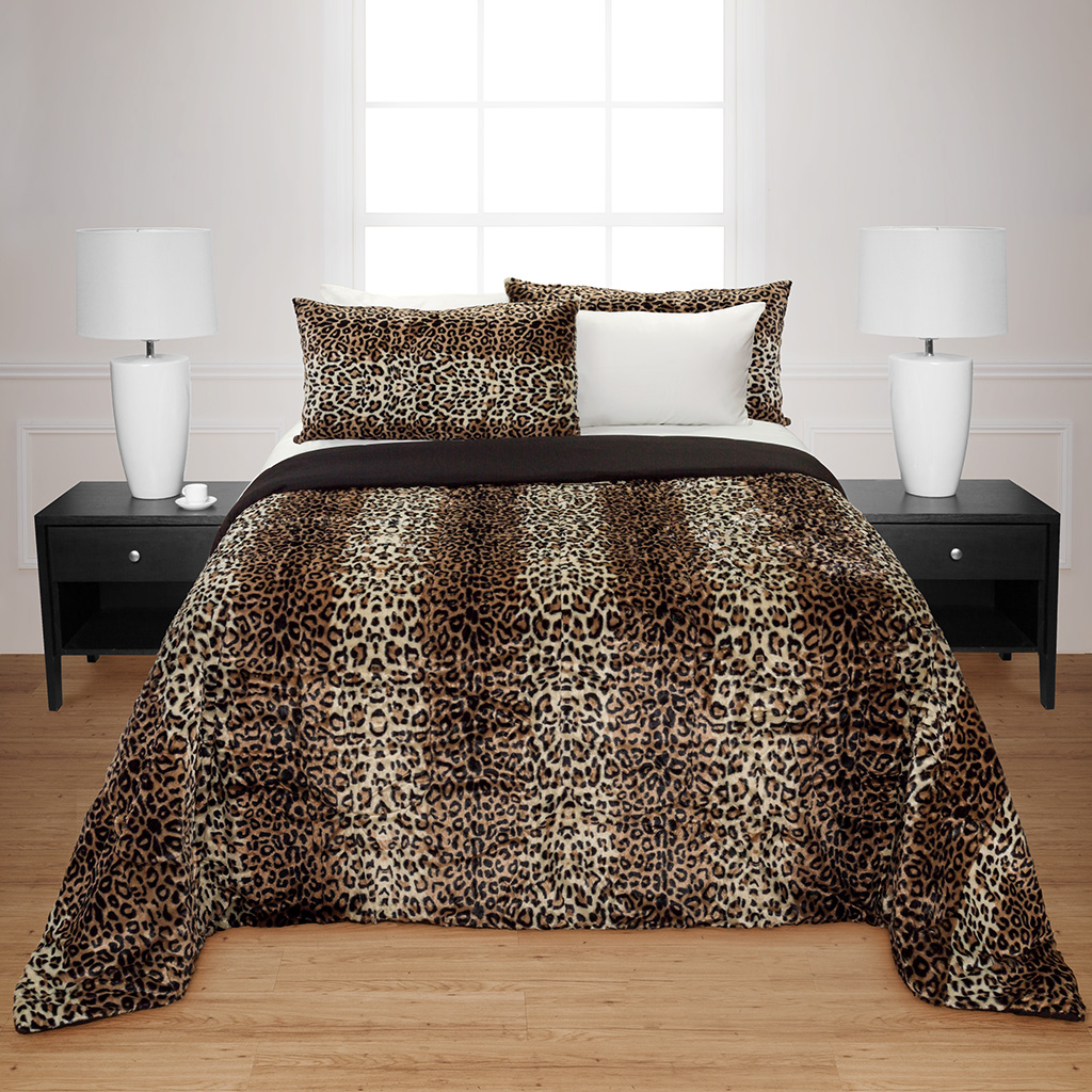 Avenue 8 - BHG Long Fur Comforter Mini Set Comforter Mini Set - Multi - King
Avenue 8 - BHG Long Fur Comforter Mini Set Comforter Mini Set - Multi - King