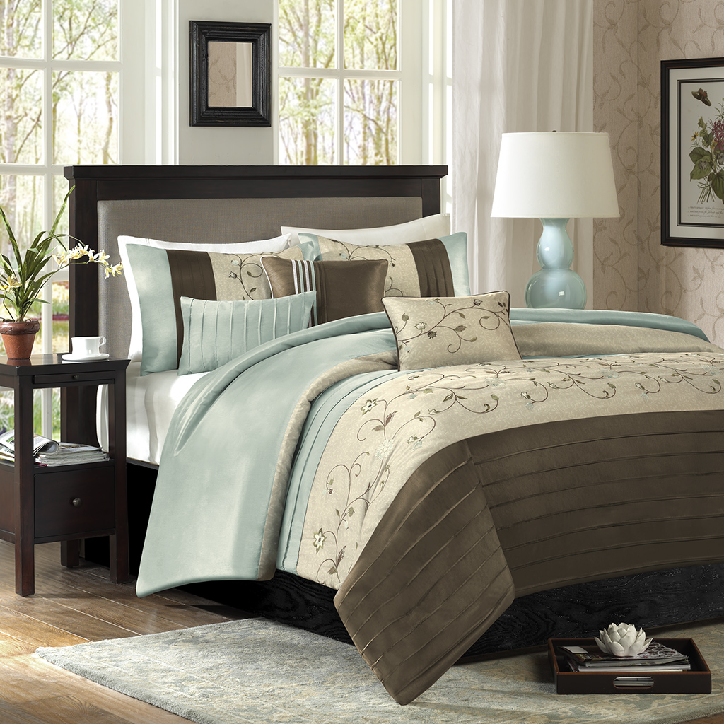 Madison Park - Serene Embroidered 6 Piece Duvet Cover Set - Blue - Full/Queen
Madison Park - Serene Embroidered 6 Piece Duvet Cover Set - Blue - Full/Queen