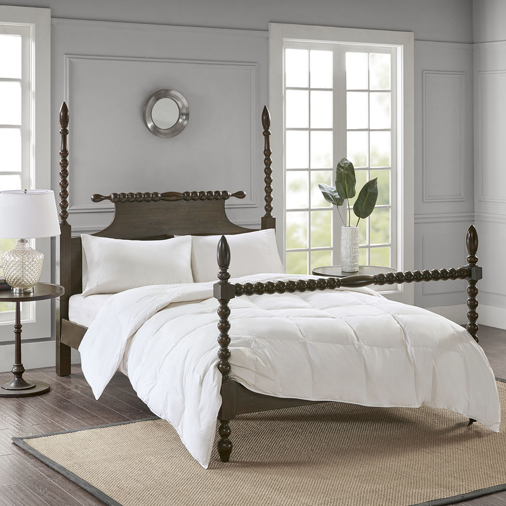 True North by Sleep Philosophy - Light Warmth Oversized 100% Cotton Down Comforter - White - Full/Queen
True North by Sleep Philosophy - Light Warmth Oversized 100% Cotton Down Comforter - White - Full/Queen