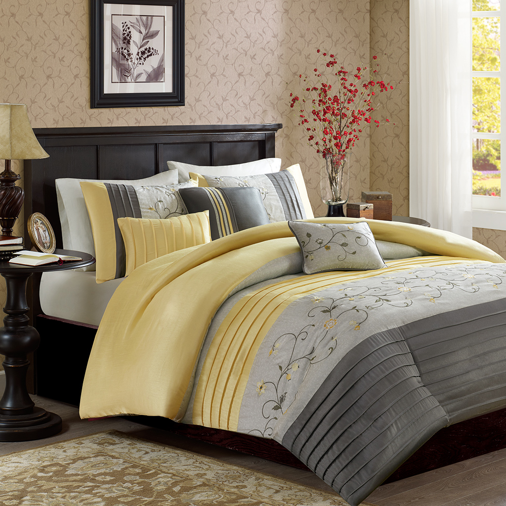Madison Park - Serene Embroidered 6 Piece Duvet Cover Set - Yellow - King/Cal King
Madison Park - Serene Embroidered 6 Piece Duvet Cover Set - Yellow - King/Cal King