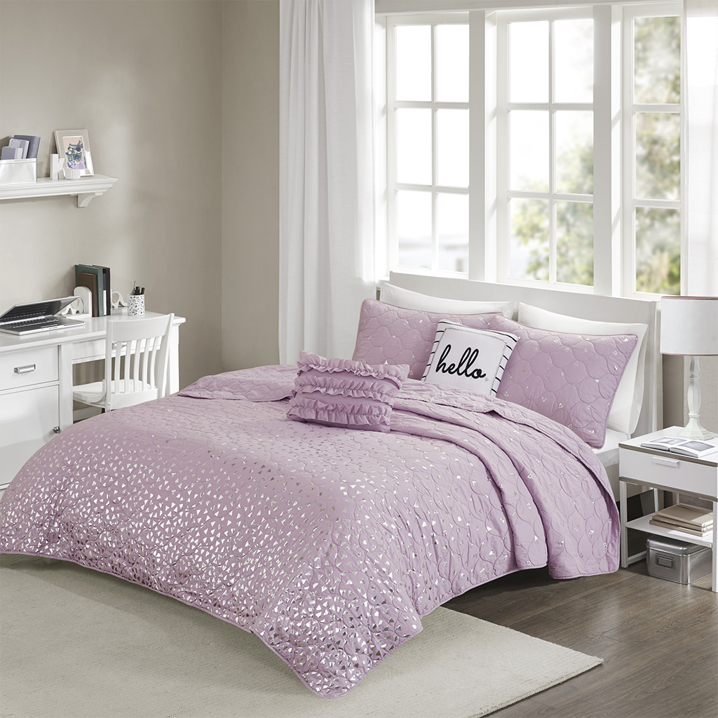 Intelligent Design - Zoey Metallic Printed Coverlet Set - Purple/Silver - Twin/Twin XL
Intelligent Design - Zoey Metallic Printed Coverlet Set - Purple/Silver - Twin/Twin XL