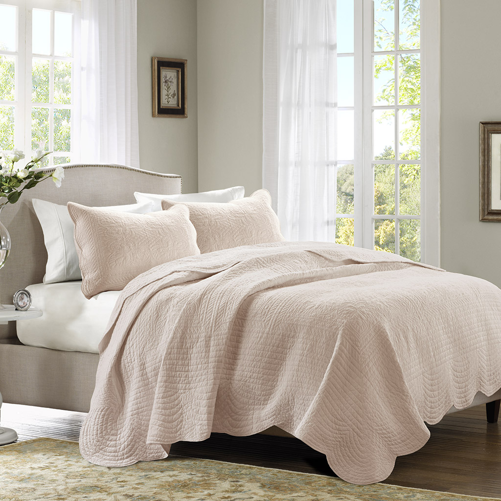 Madison Park - Tuscany 3 Piece Reversible Scalloped Edge Coverlet Set - Blush - Full/Queen
Madison Park - Tuscany 3 Piece Reversible Scalloped Edge Coverlet Set - Blush - Full/Queen