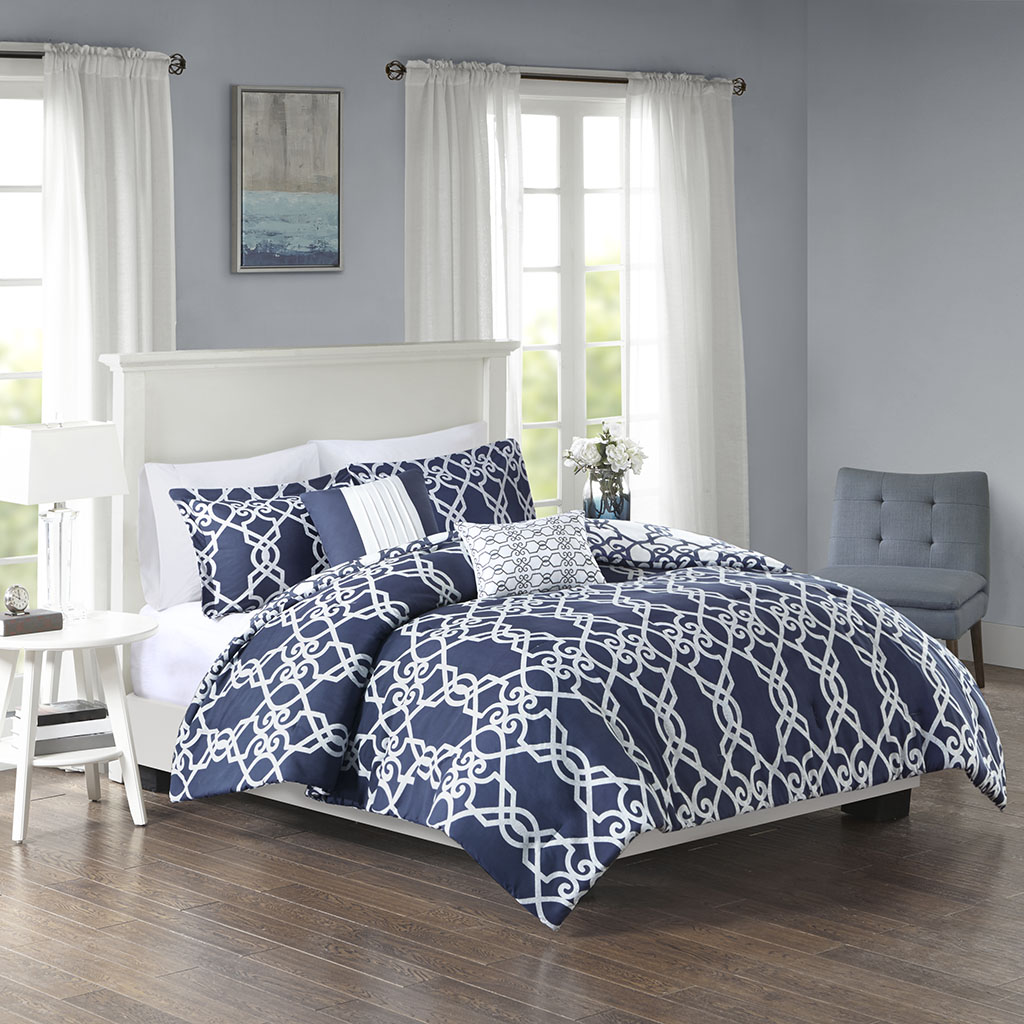 510 Design - Neptune 5 Piece Reversible Print Comforter Set - Dark Navy - Full/Queen
510 Design - Neptune 5 Piece Reversible Print Comforter Set - Dark Navy - Full/Queen
