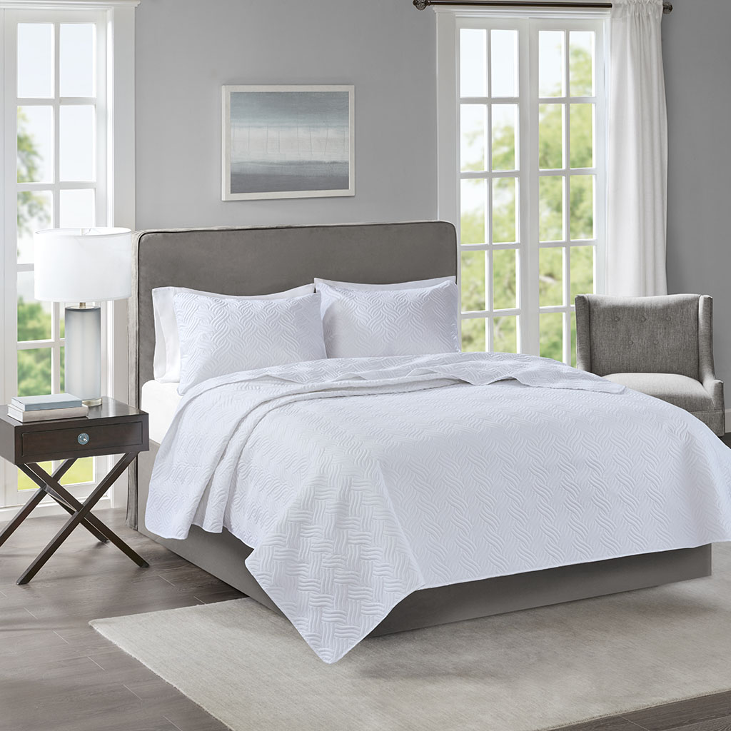 510 Design - Lucca 3 Piece Reversible Embossed Coverlet Set - White - Full/Queen
510 Design - Lucca 3 Piece Reversible Embossed Coverlet Set - White - Full/Queen