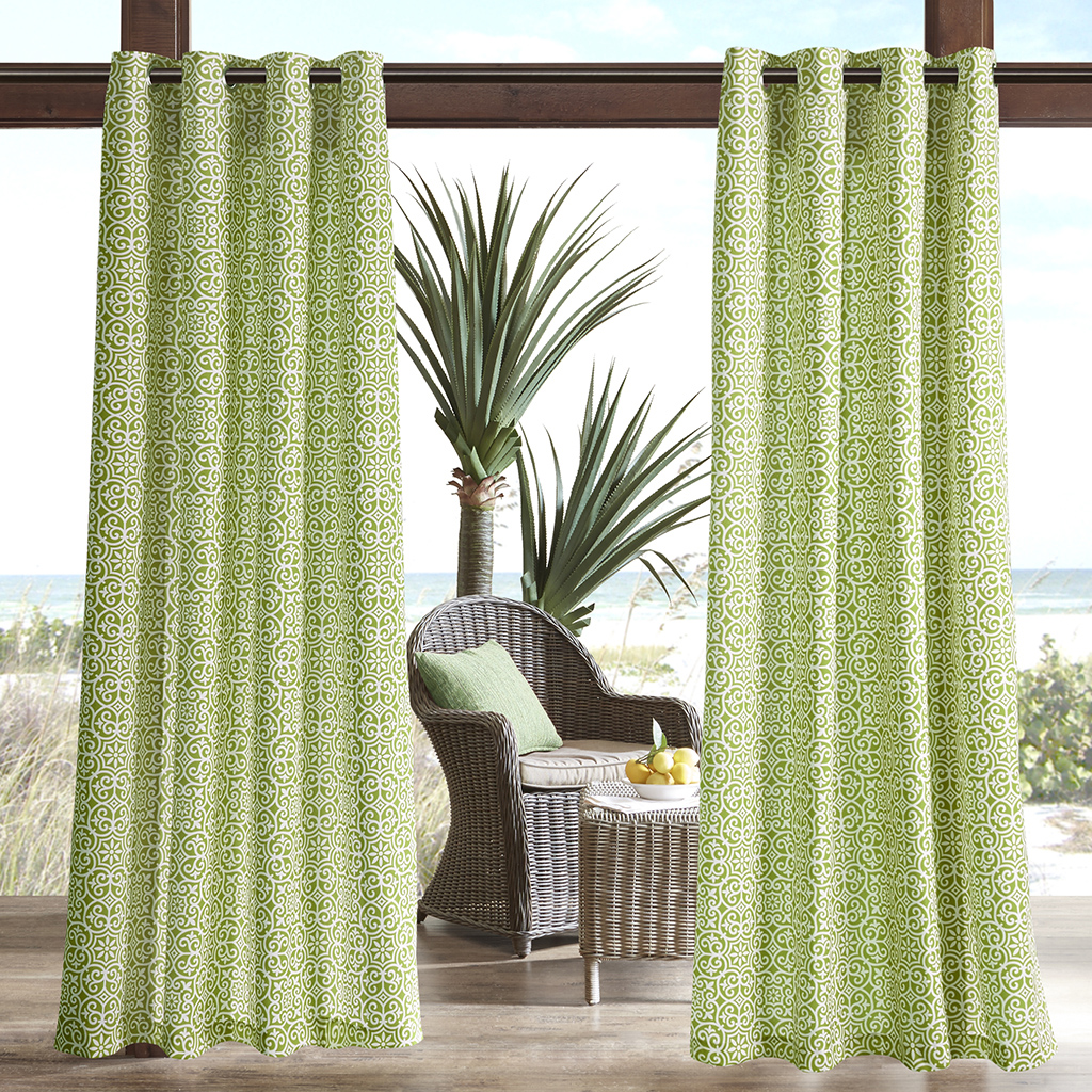 Madison Park - Aptos Printed Fret 3M Scotchgard Outdoor Panel - Green - 108" Panel
Madison Park - Aptos Printed Fret 3M Scotchgard Outdoor Panel - Green - 108" Panel