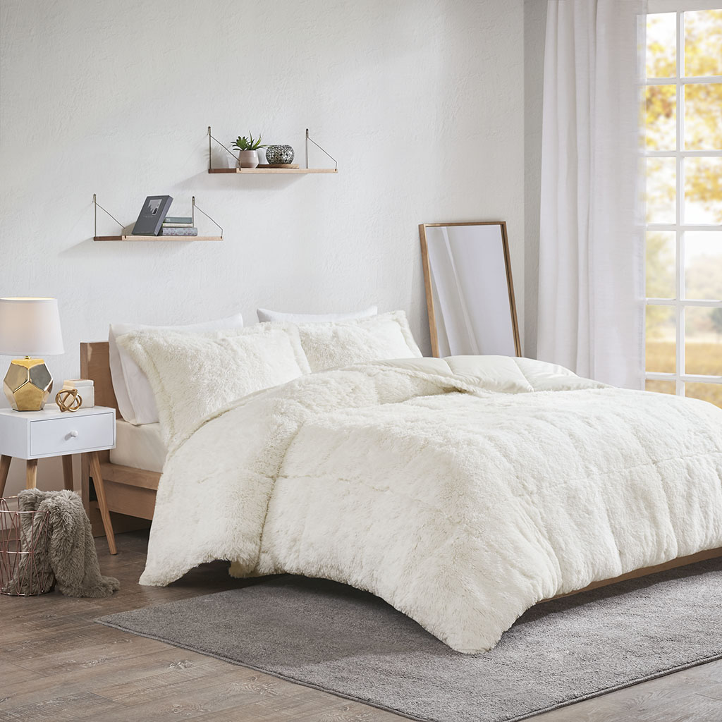 Intelligent Design - Malea Shaggy Faux Fur Comforter Set - Ivory - Full/Queen
Intelligent Design - Malea Shaggy Faux Fur Comforter Set - Ivory - Full/Queen
