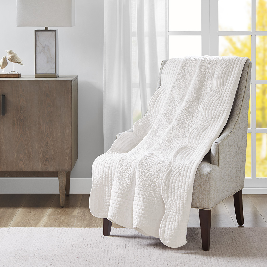 Madison Park - Tuscany Oversized Quilted Throw with Scalloped Edges - White - 60x72
Madison Park - Tuscany Oversized Quilted Throw with Scalloped Edges - White - 60x72