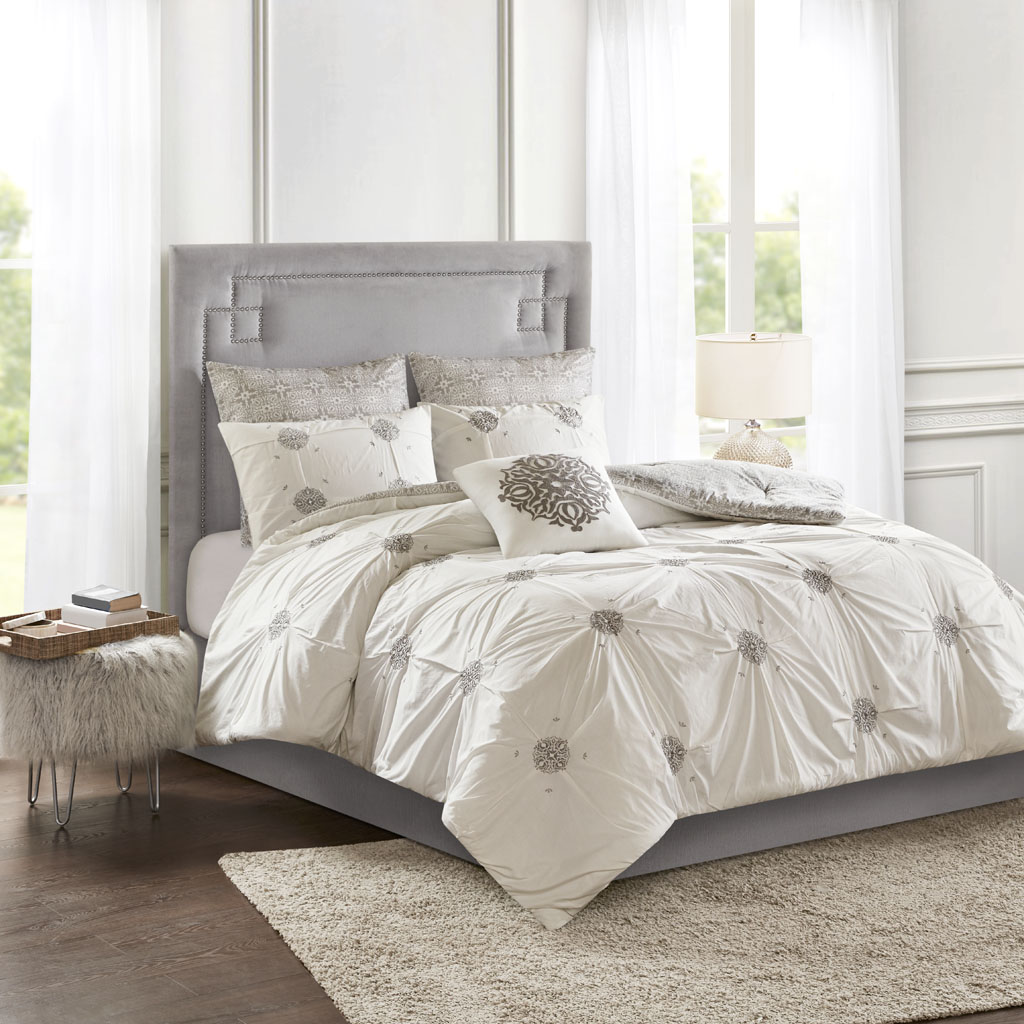 Madison Park - Malia 6 Piece Embroidered Cotton Reversible Comforter Set - Grey/Ivory - King/Cal King
Madison Park - Malia 6 Piece Embroidered Cotton Reversible Comforter Set - Grey/Ivory - King/Cal King