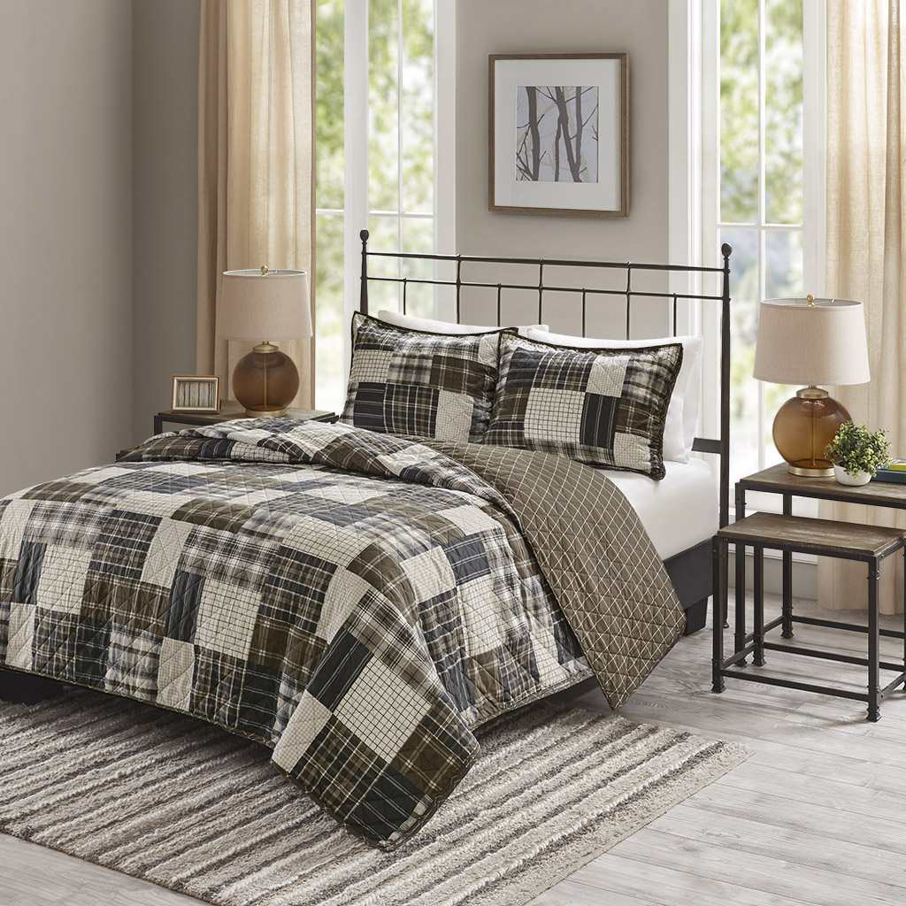 Madison Park - Timber 3 Piece Reversible Printed Coverlet Set - Black/Brown - Full/Queen
Madison Park - Timber 3 Piece Reversible Printed Coverlet Set - Black/Brown - Full/Queen