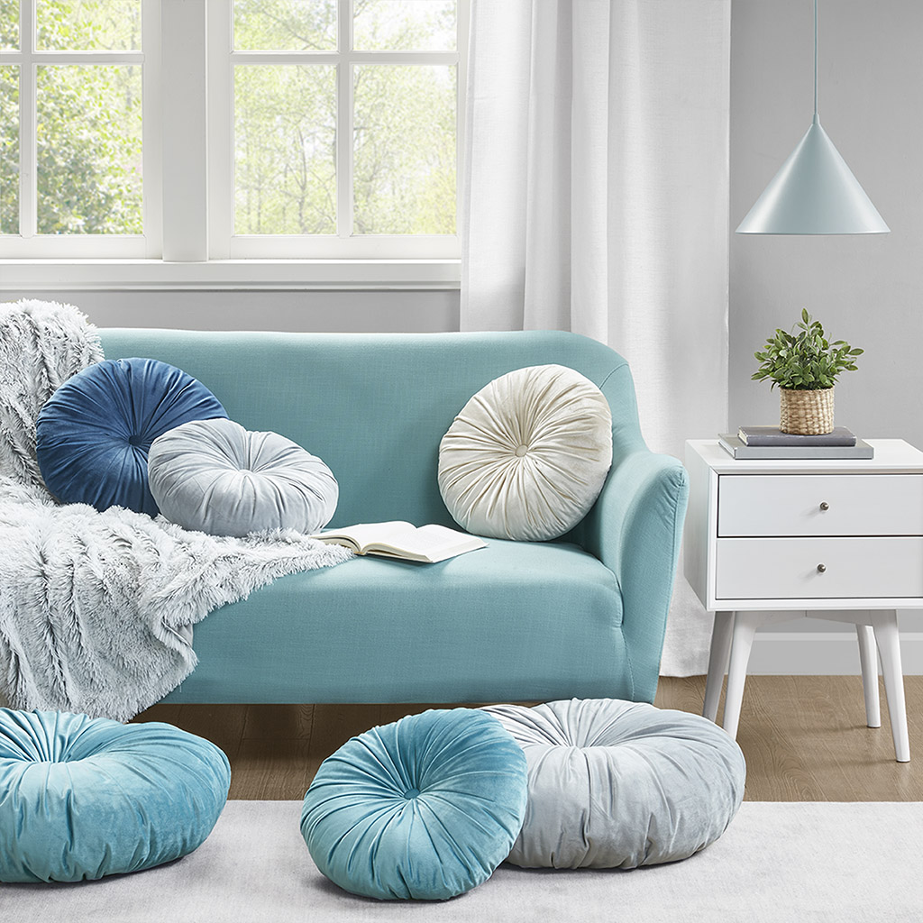 Intelligent Design - Afina Poly Velvet Round Cushion Pillow - Light Grey - 16x16x4
Intelligent Design - Afina Poly Velvet Round Cushion Pillow - Light Grey - 16x16x4