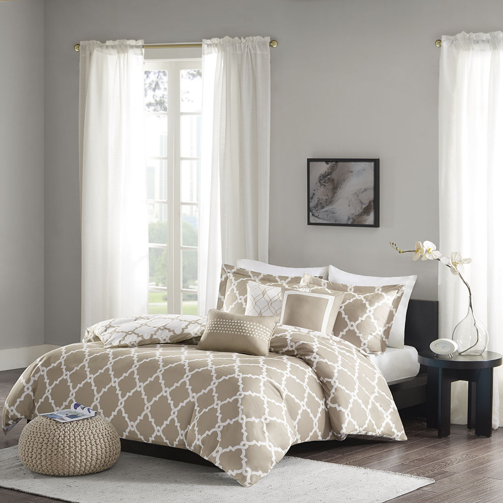Madison Park - Merritt 6 Piece Reversible Duvet Cover Set - Taupe - Full/Queen
Madison Park - Merritt 6 Piece Reversible Duvet Cover Set - Taupe - Full/Queen