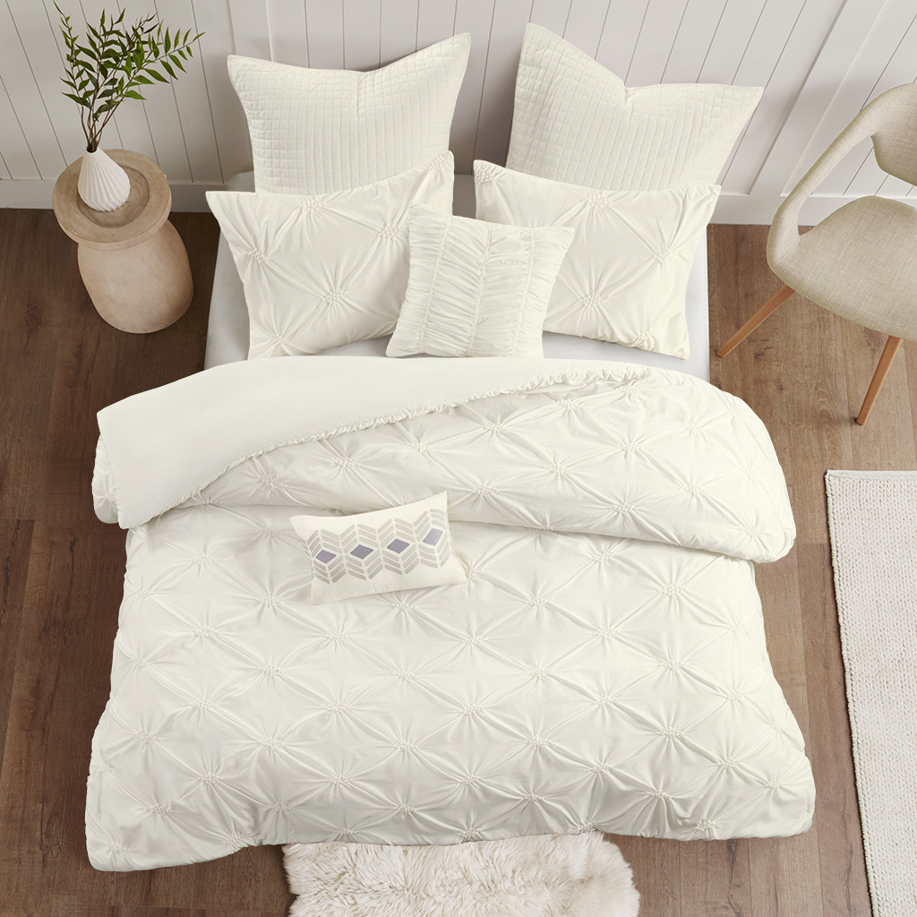 Urban Habitat - Talia 7 Piece Elastic Embroidered Chambray Duvet Set - Ivory - Full/Queen
Urban Habitat - Talia 7 Piece Elastic Embroidered Chambray Duvet Set - Ivory - Full/Queen