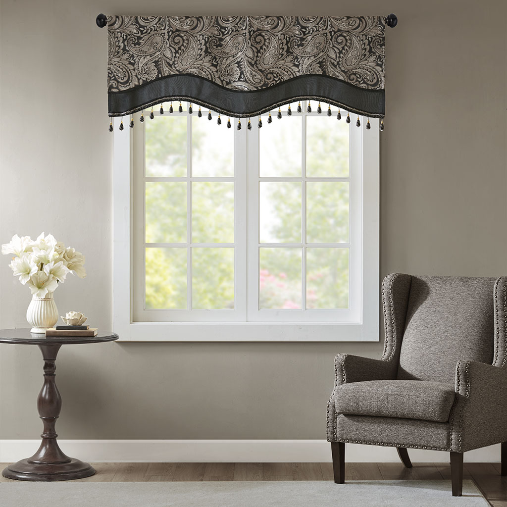 Madison Park - Aubrey Jacquard Window Rod Pocket Valance With Beads - Black - 50x18
Madison Park - Aubrey Jacquard Window Rod Pocket Valance With Beads - Black - 50x18