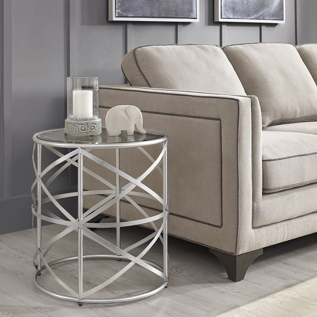Madison Park - Nora 20-inch Round End Table with Metallic Silver Metal Frame and Glass Top - Silver - See below
Madison Park - Nora 20-inch Round End Table with Metallic Silver Metal Frame and Glass Top - Silver - See below