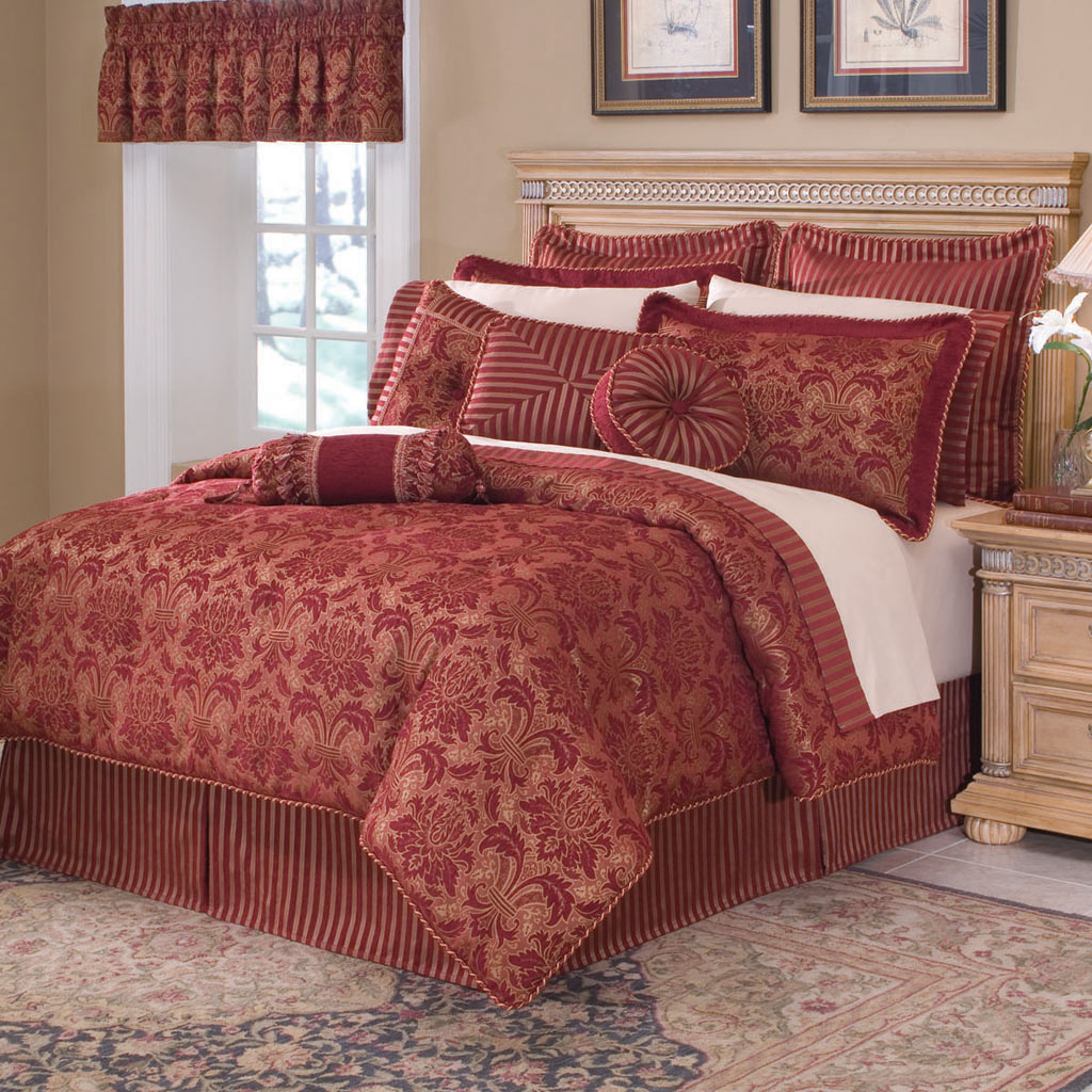 

Avenue 8 - Veronica 20-Piece Room in a Bag - Red - Queen