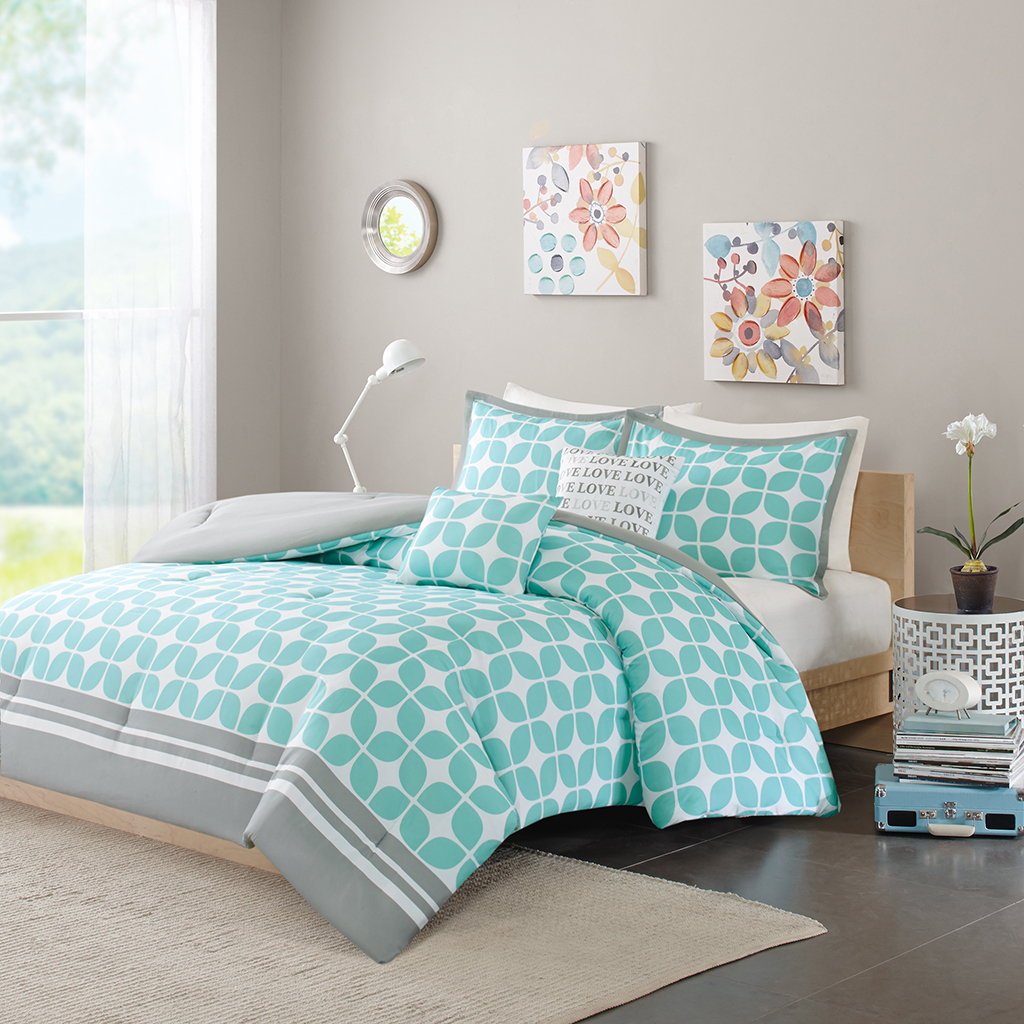 

Intelligent Design - Lita Comforter Set - Aqua - Full/Queen