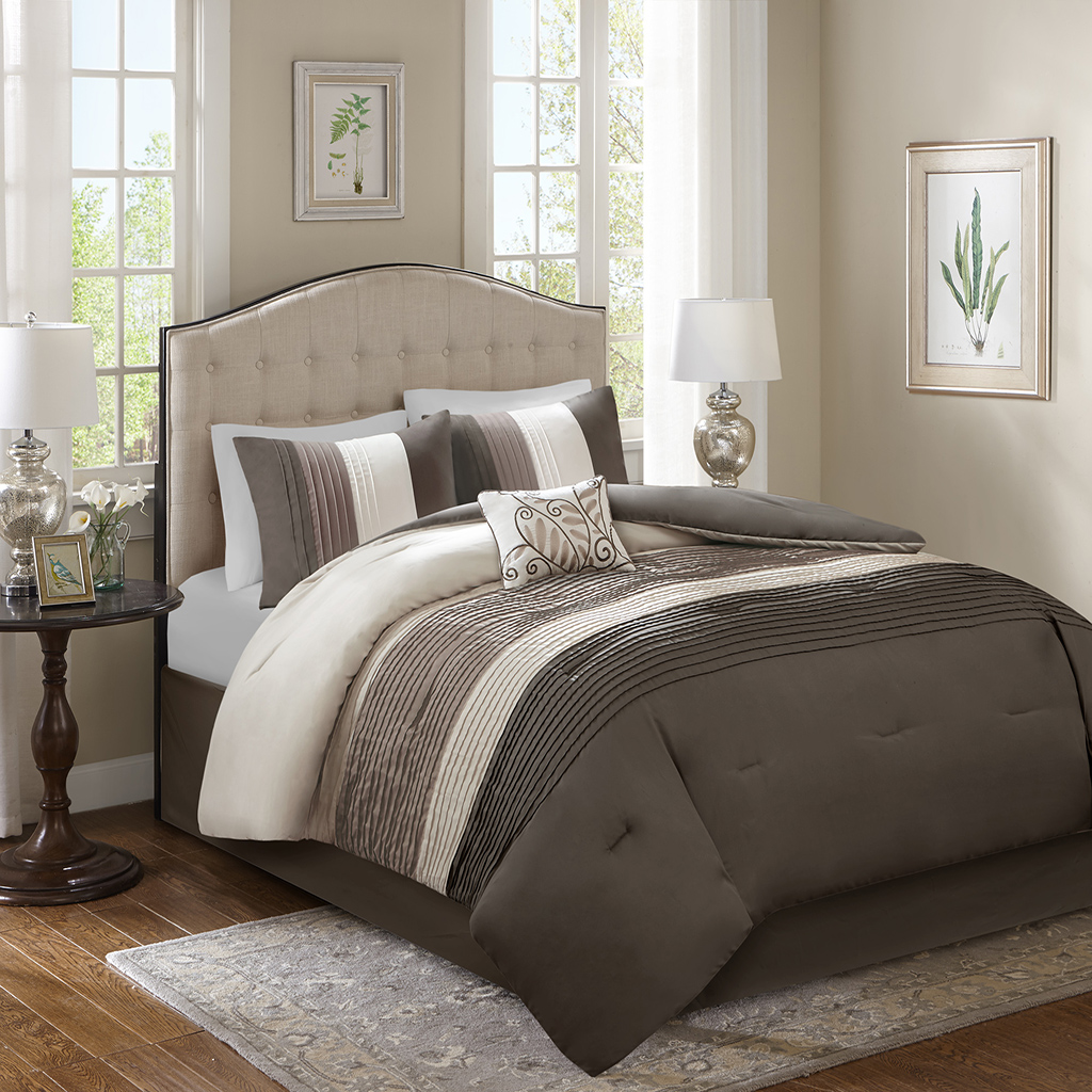 

Comfort Spaces - Windsor 5 Piece Comforter Set - Khaki - King