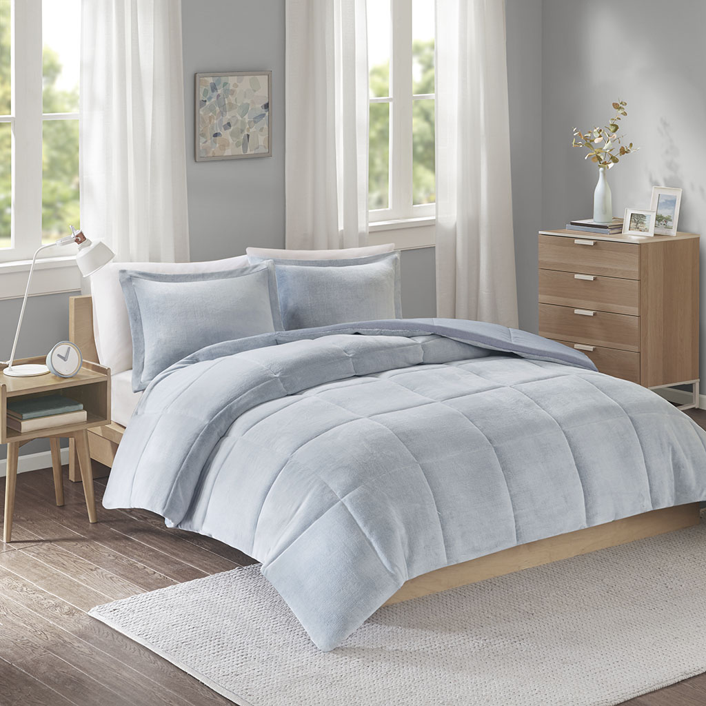 

Intelligent Design - Carson Reversible Frosted Print Plush to Heathered Micofiber Comforter Set - Blue - King/Cal King