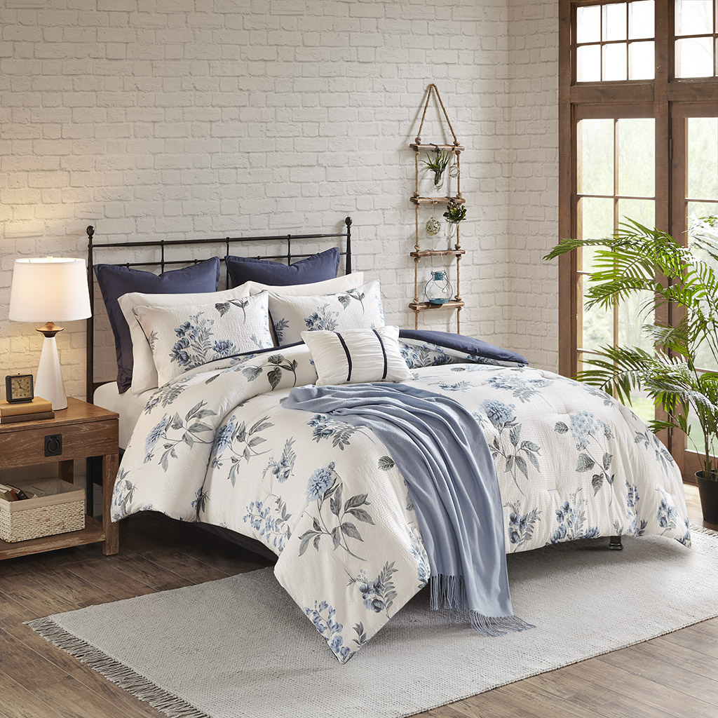 

Madison Park - Zennia 7 Piece Printed Seersucker Comforter Set with Throw Blanket - Blue - King/Cal King