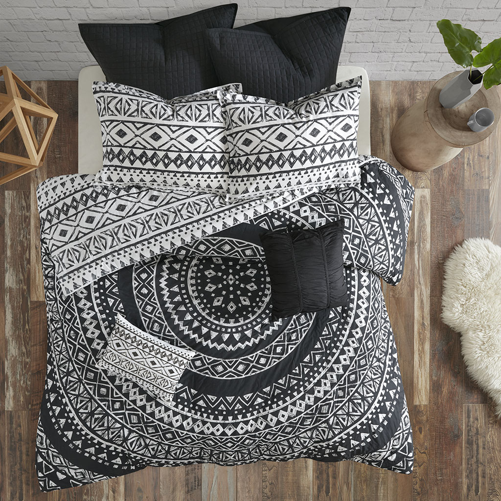 

Urban Habitat - Larisa 7 Piece Cotton Reversible Duvet Cover Set - Black - King/Cal King