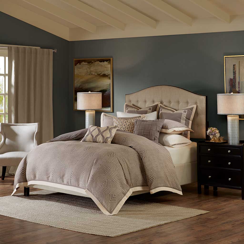 

Madison Park Signature - Shades of Grey Comforter Set - Grey - King