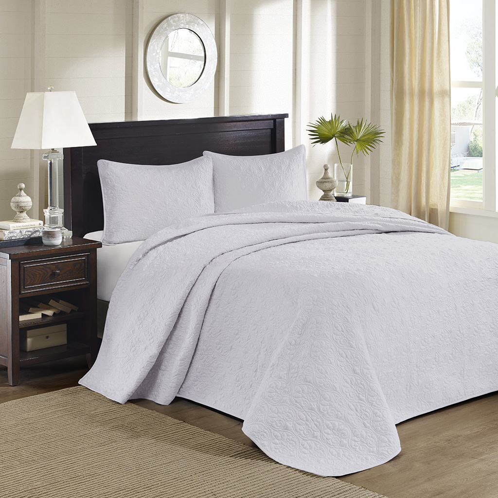 

Madison Park - Quebec Reversible Bedspread Set - White - Full