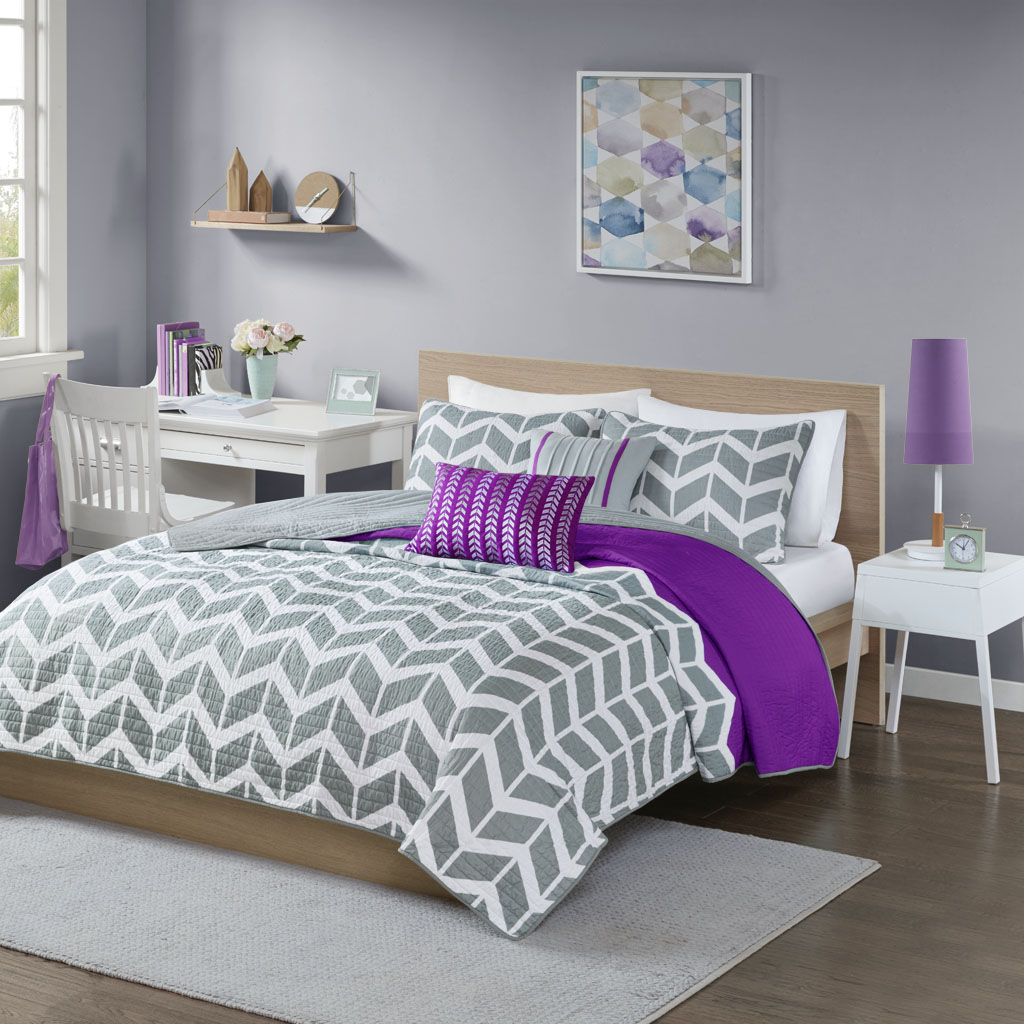 

Intelligent Design - Nadia Reversible Coverlet Set - Purple - Full/Queen