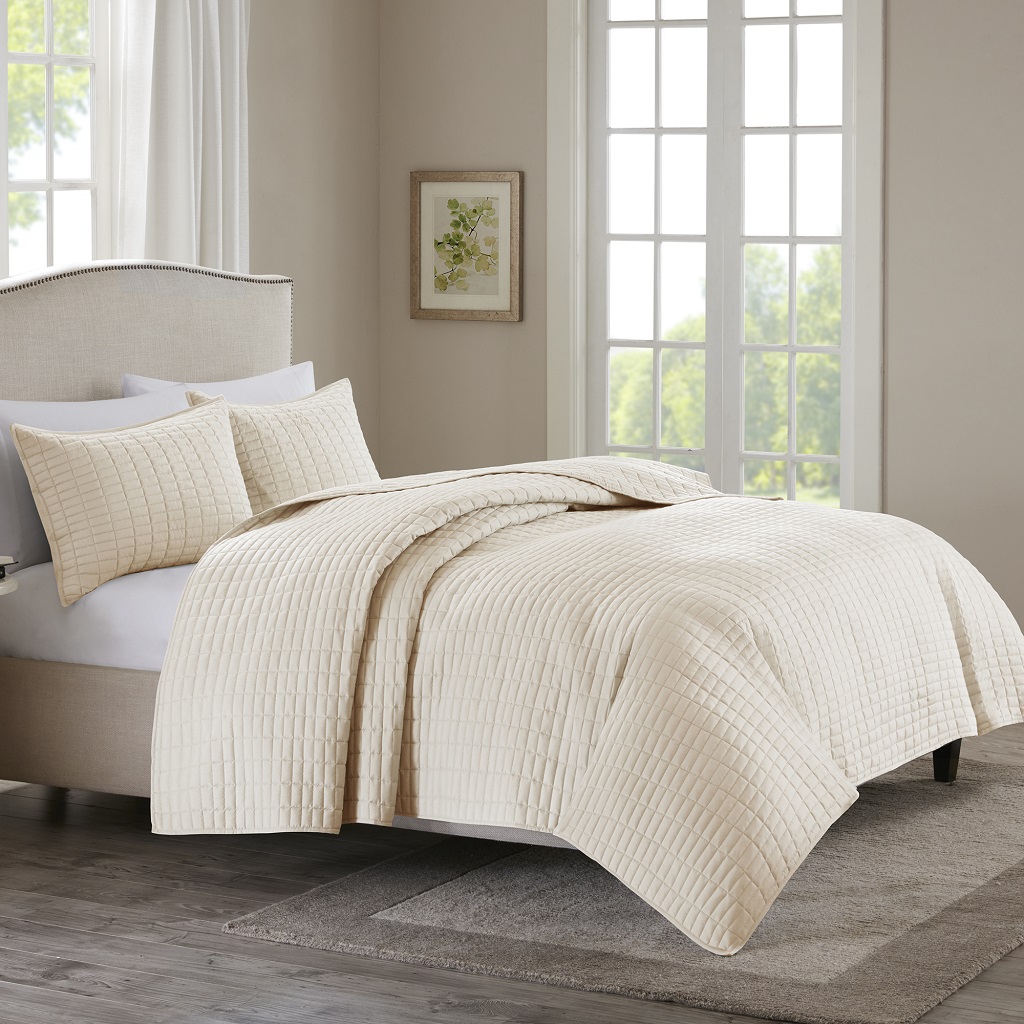 

Home Essence - Hayden 3 Piece Coverlet Set - Ivory - King/Cal King