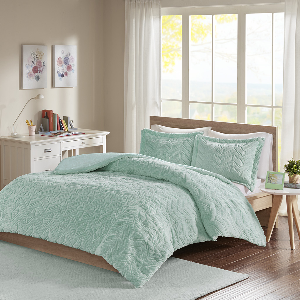 

Intelligent Design - Laila Chevron Ultra Plush Comforter Mini Set - Aqua - Twin