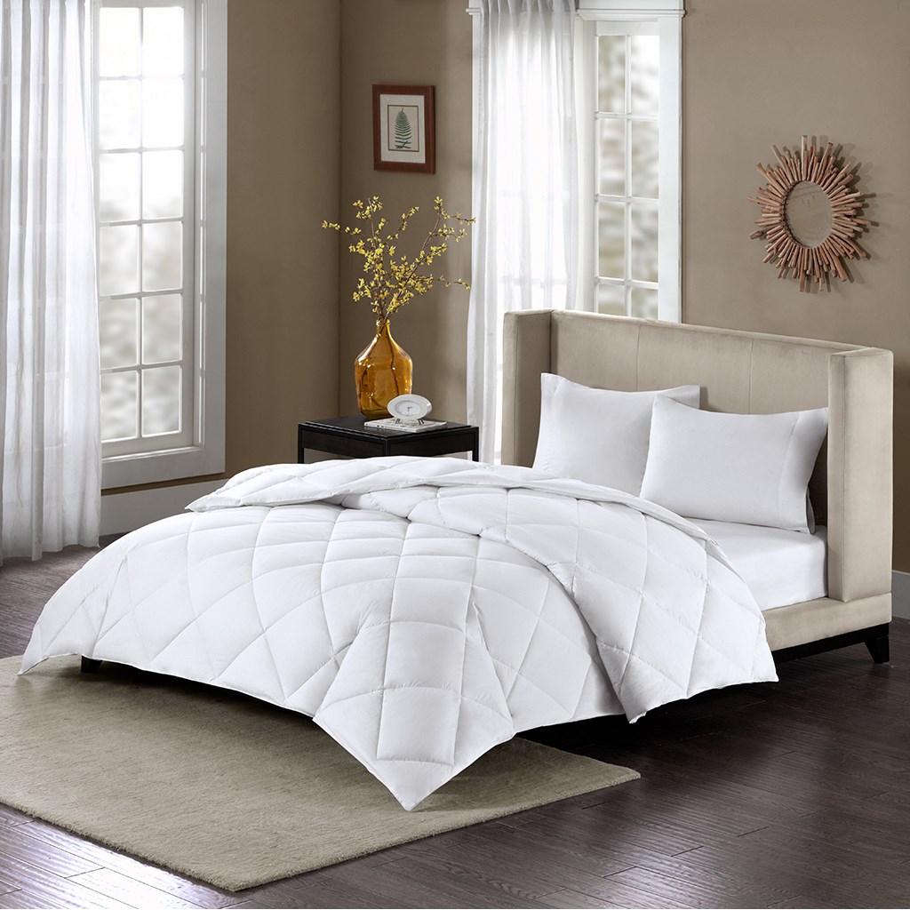 

Comfort Classics - Thinsulate 300TC Comforter - White - King/Cal King