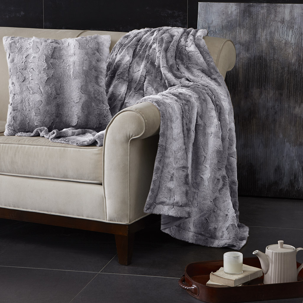 

Madison Park - Zuri Oversized Faux Fur Throw - Grey - 60x70