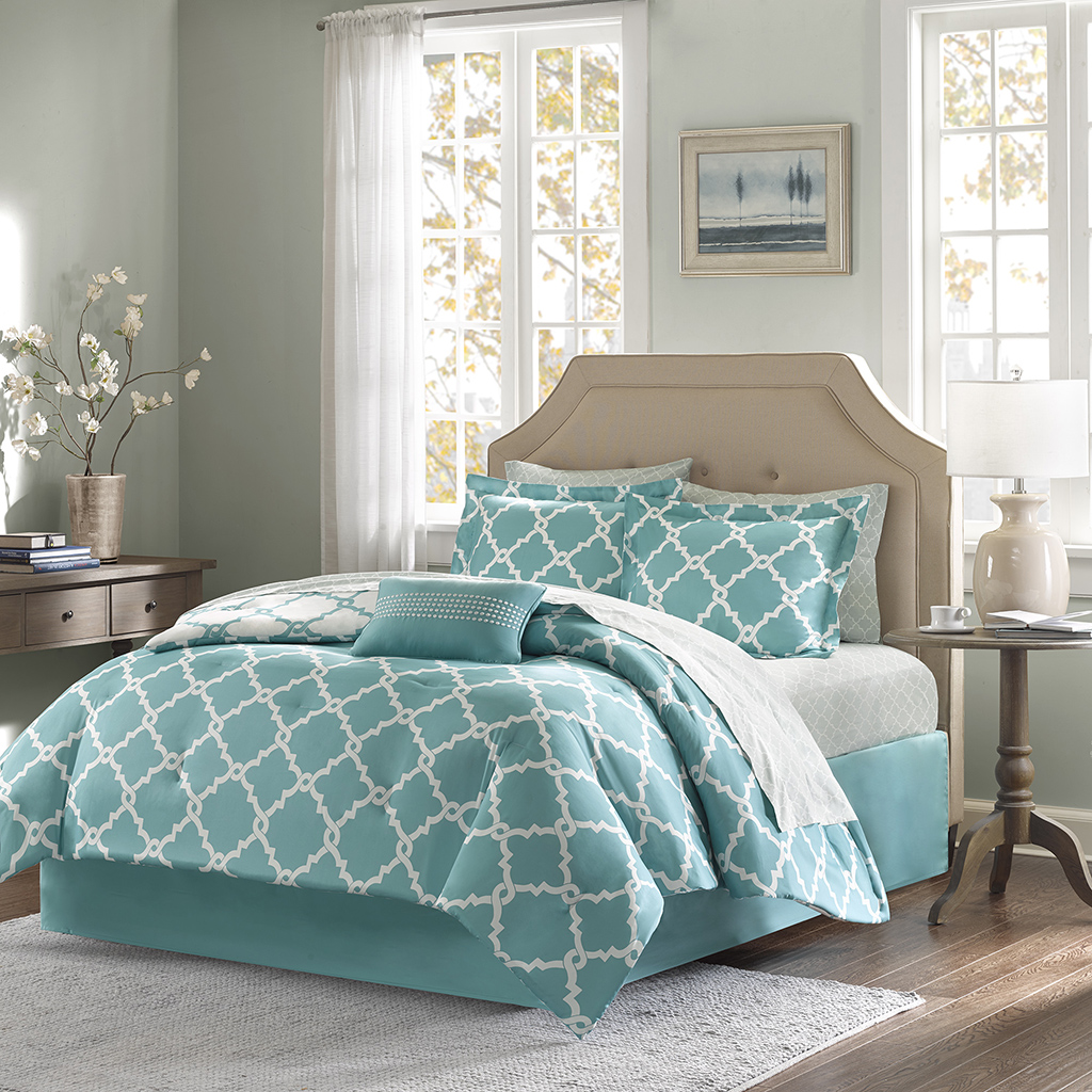 

Madison Park Essentials - Merritt Reversible Complete Comforter and Cotton Sheet Set - Aqua - Queen