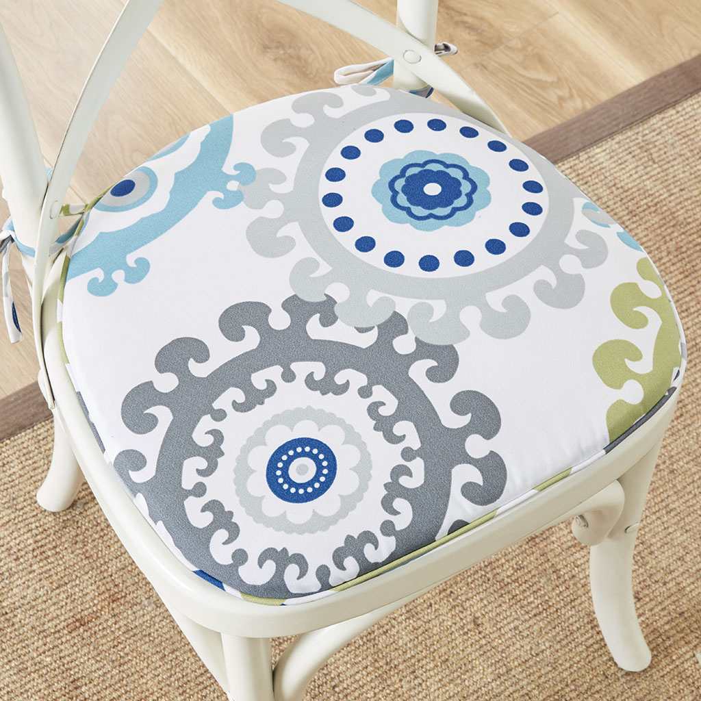 

Madison Park - Laguna Medallion 3M Scotchgard Indoor/Outdoor Chair Pad Pair - Blue Multi - 16x17x1