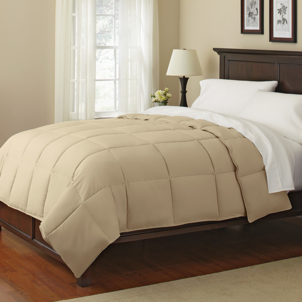 

Comfort Classics - CP Down Alt Comforter Down Alt Comforter - Beige - King