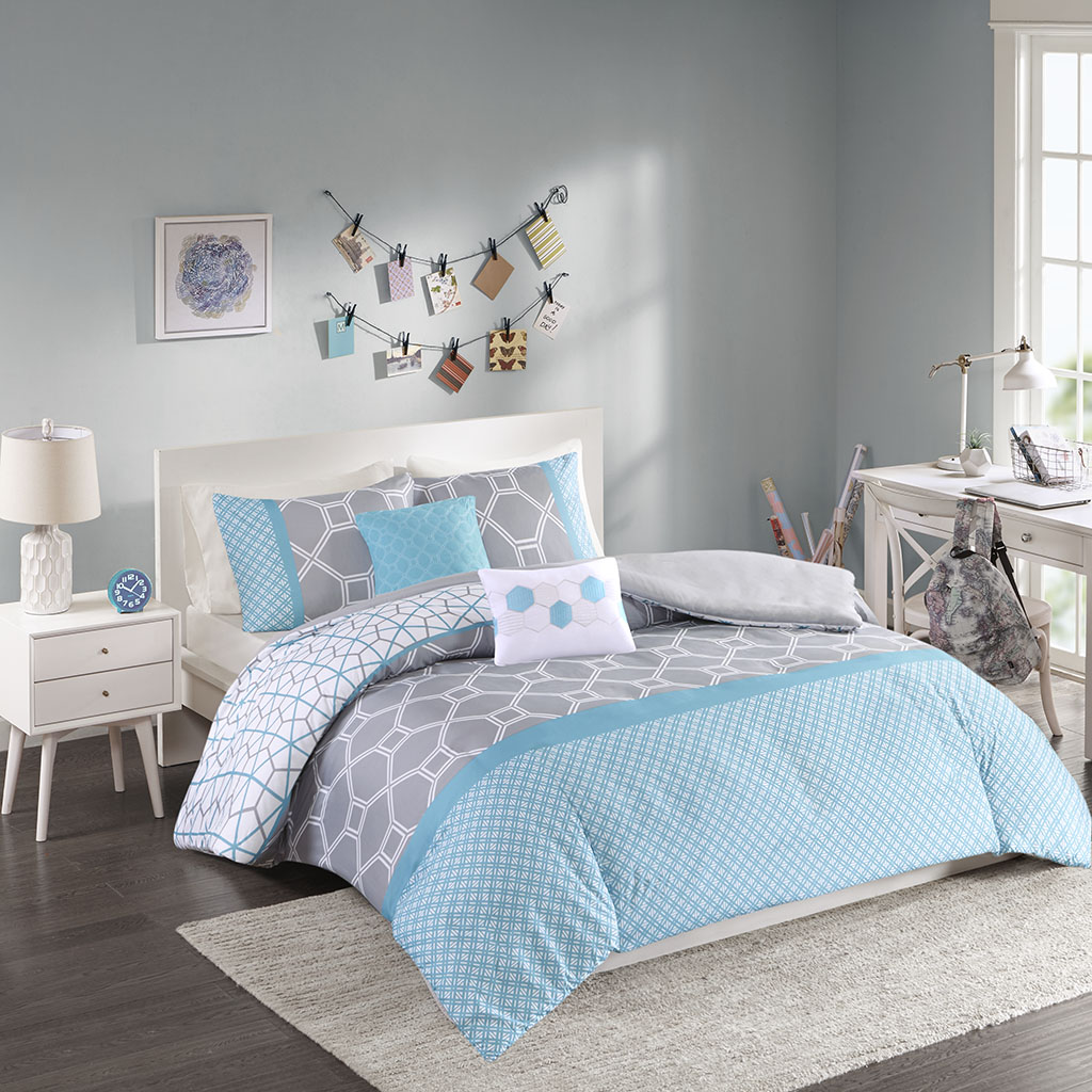 

Intelligent Design - Clara 5 Piece Duvet Cover Set - Blue - King/Cal King