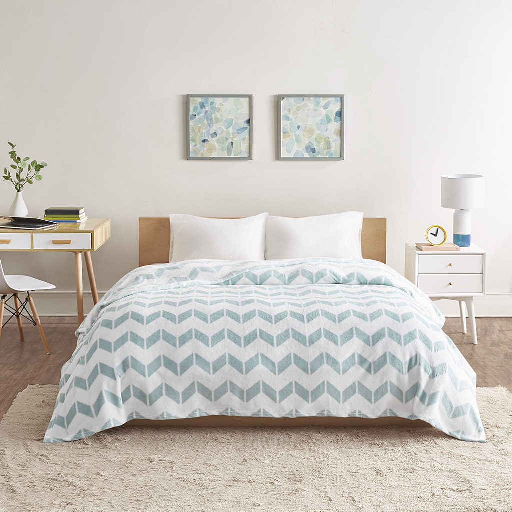 

Intelligent Design - Chevron Plush Blanket - Aqua - Twin/Twin XL