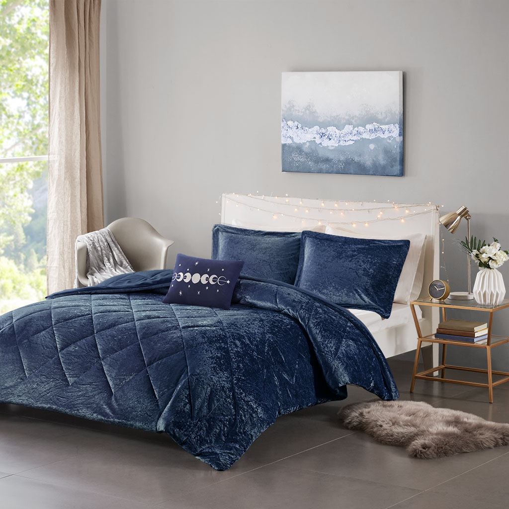 

Intelligent Design - Felicia Velvet Comforter Set - Navy - Twin/Twin XL