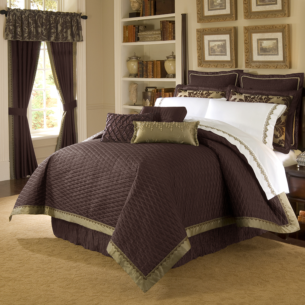 

Avenue 8 - Cadence Quilted Coverlet - Brown - Queen