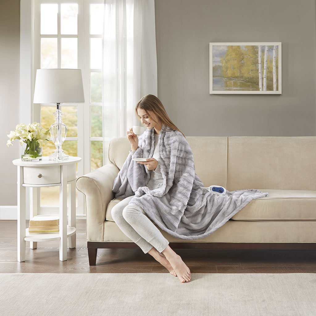 

Beautyrest - Heated Duke Faux Fur Heated Throw - Grey - 50x70