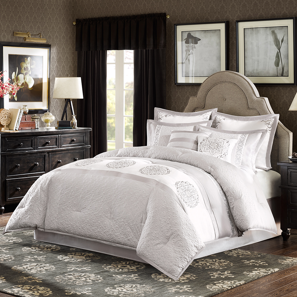 

Madison Park Signature - Arianne 8 Piece Comforter Set - Grey - Cal King
