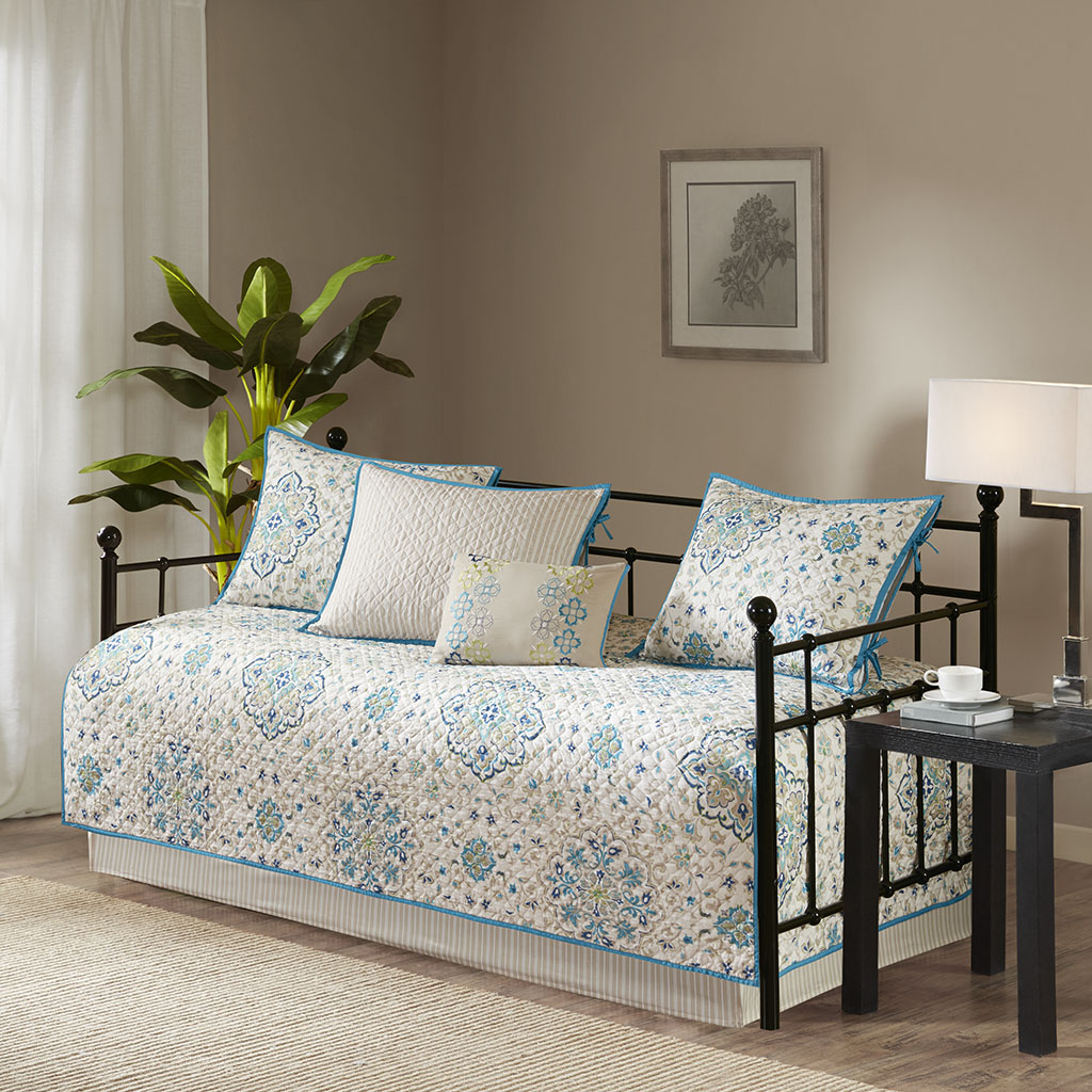 

Madison Park - Tissa 6 Piece Reversible Daybed Cover Set - Teal - Daybed