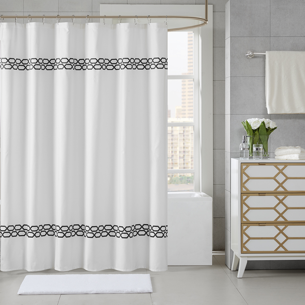 

Madison Park Signature - Chainlink Embroidered Shower Curtain - Black - 72x72