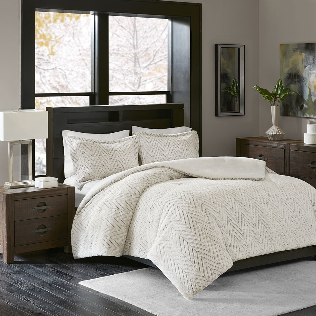

Madison Park - Adelyn Ultra Plush Down Alternative Comforter Set - Ivory - Full/Queen