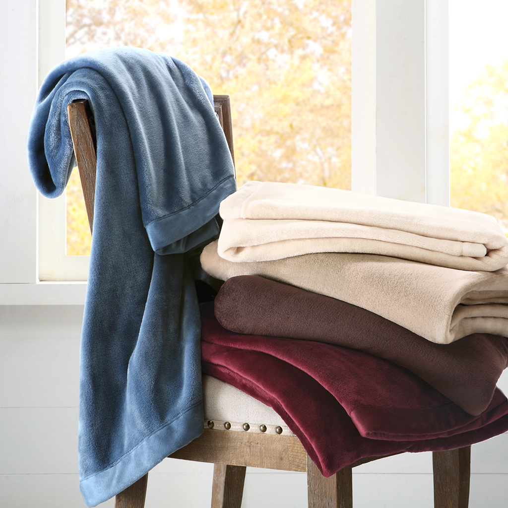 

Madison Park - Solid Micro Velour Throw - Red - 50x60