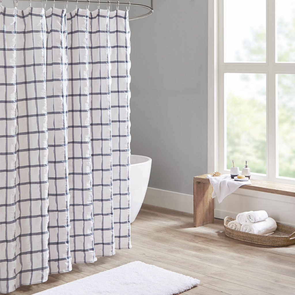 

Madison Park - Kinney Yarn Dyed Seersucker Shower Curtain - White/Navy - 72x72