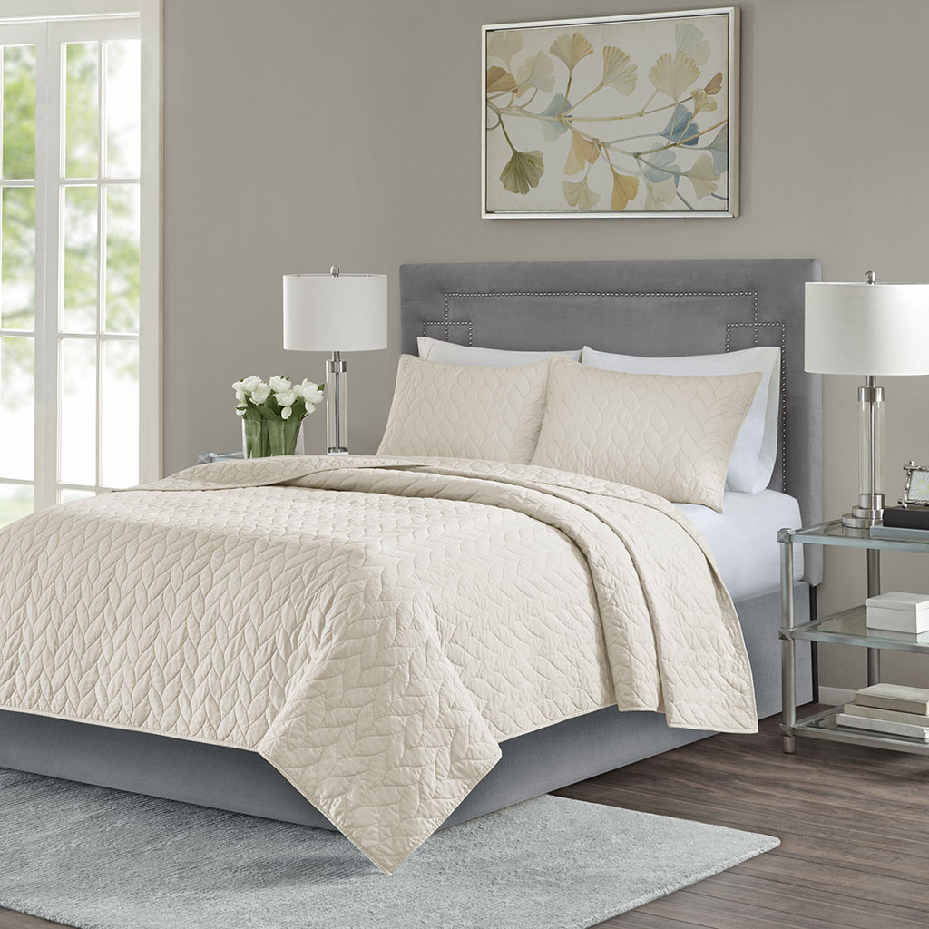 

Madison Park - Noel 3 Piece Reversible Coverlet Set - Cream - King/Cal King