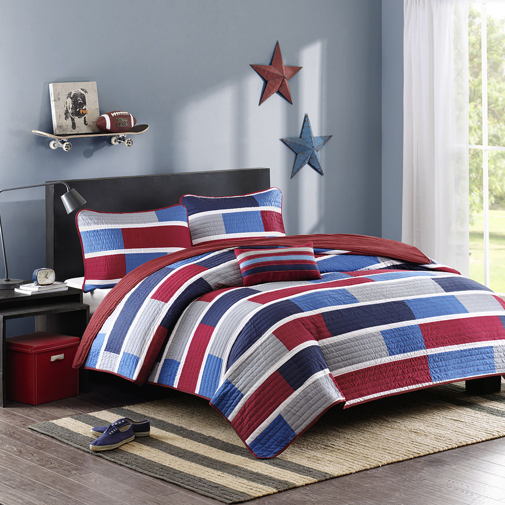 

Mi Zone - Bradley Reversible Coverlet Set - Navy/Red - Full/Queen